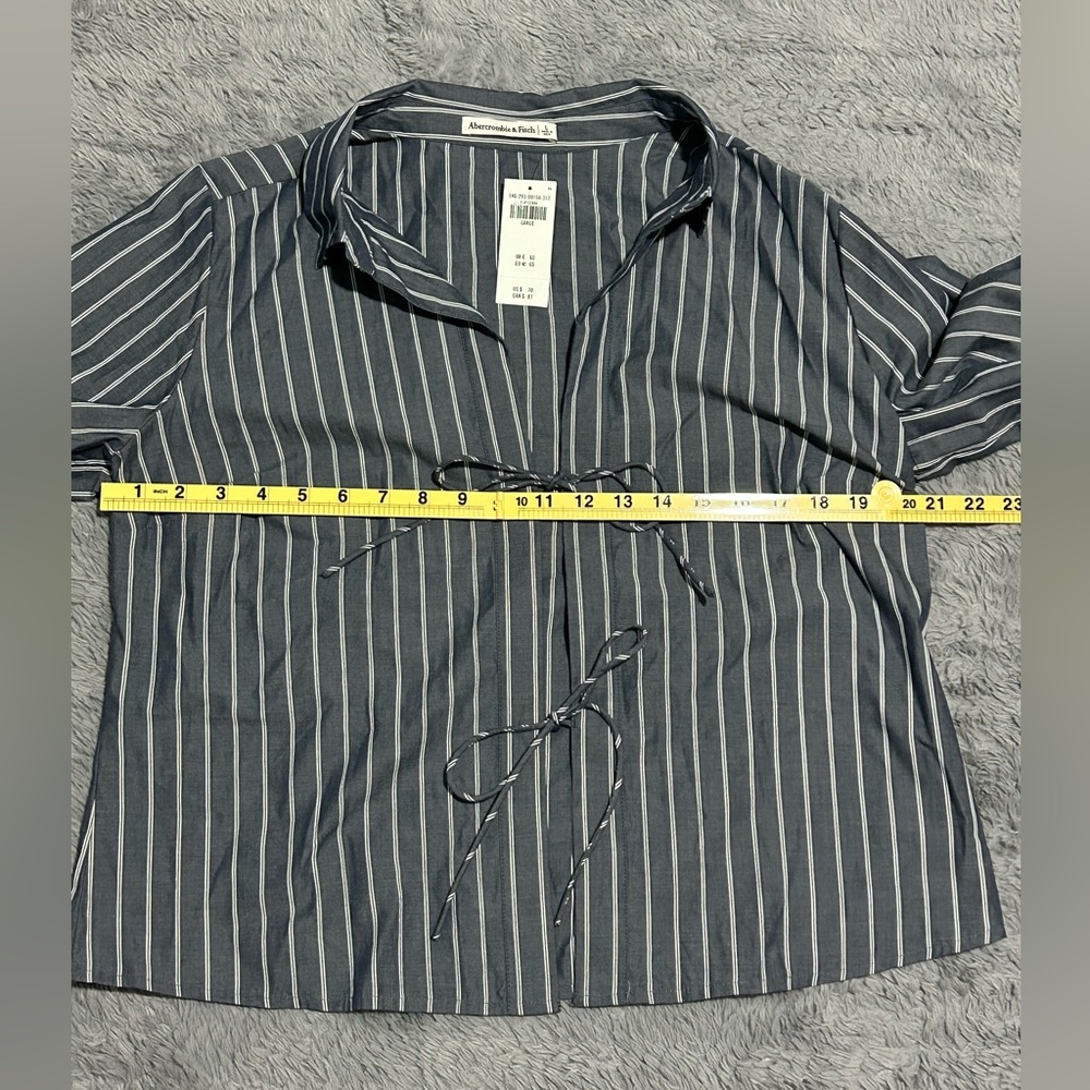 NWT Abercrombie & Fitch Poplin Tie Front Shirt Blouse - L - Picture 11 of 11